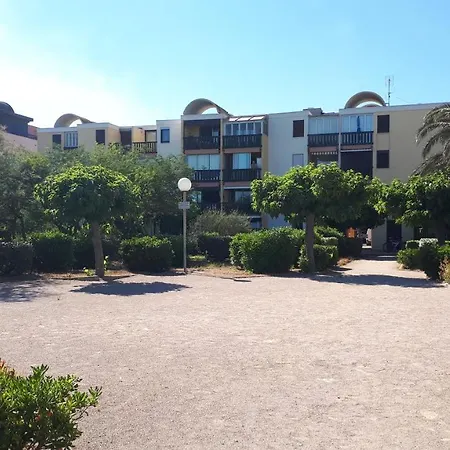 Avec Jardinet A 30 M De La Plage, Au Calme. Apartment Gruissan