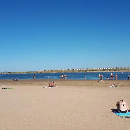아파트 Avec Jardinet A 30 M De La Plage, Au Calme. 그륏상