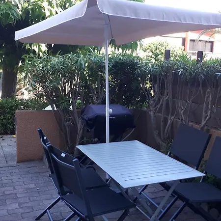 Avec Jardinet A 30 M De La Plage, Au Calme. Apartment *